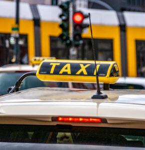 Der Taxi Mann! Sie brauchen ein Taxi, wir sind da!